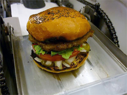 Hambúrguer preparado pelo robô. Eu comia :)